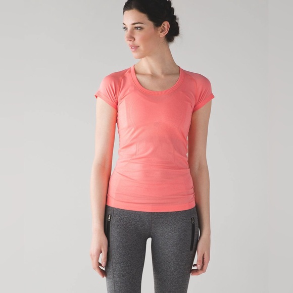 lululemon athletica Tops - Lululemon Swiftly Tech Short Sleeve Scoop